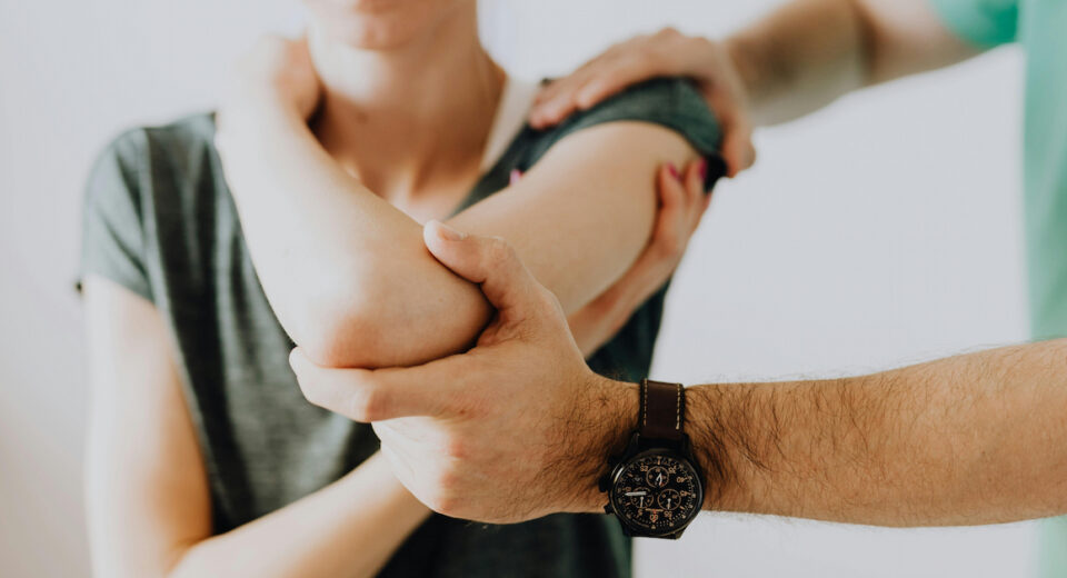 Finding the Best Tennis Elbow Doctor in Singapore – Sarah’s Story
